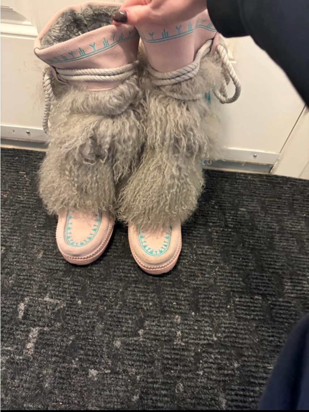 Women’s Pink Shearling Moccasin Boots - Cozy Faux-Fur Trim